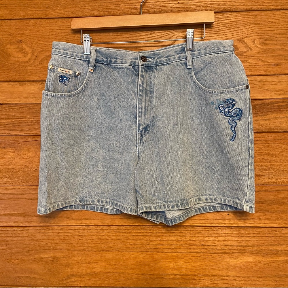 Vintage 90s Y2K dragon embroidered light wash mom shorts